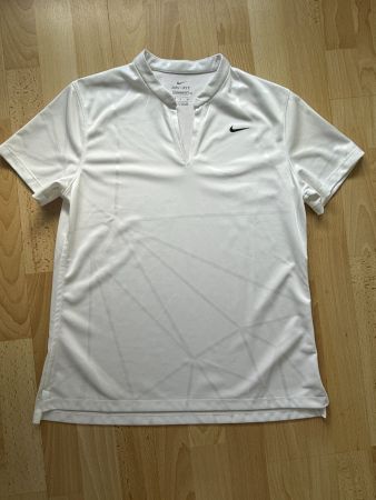 Neuwertiges und schönes Golfshirt der Marke Nike Gr. M
