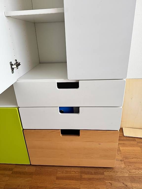 Armadi: Stuva-Schrank und -Sitzbank  – Usato da Zürich venduto da verde666 1