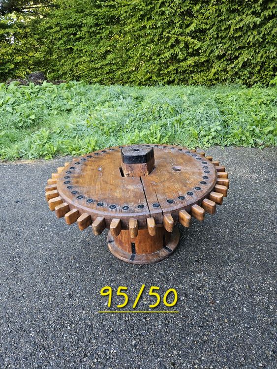 Table ronde basse rustique en bois massif unique. | Kaufen auf Ricardo