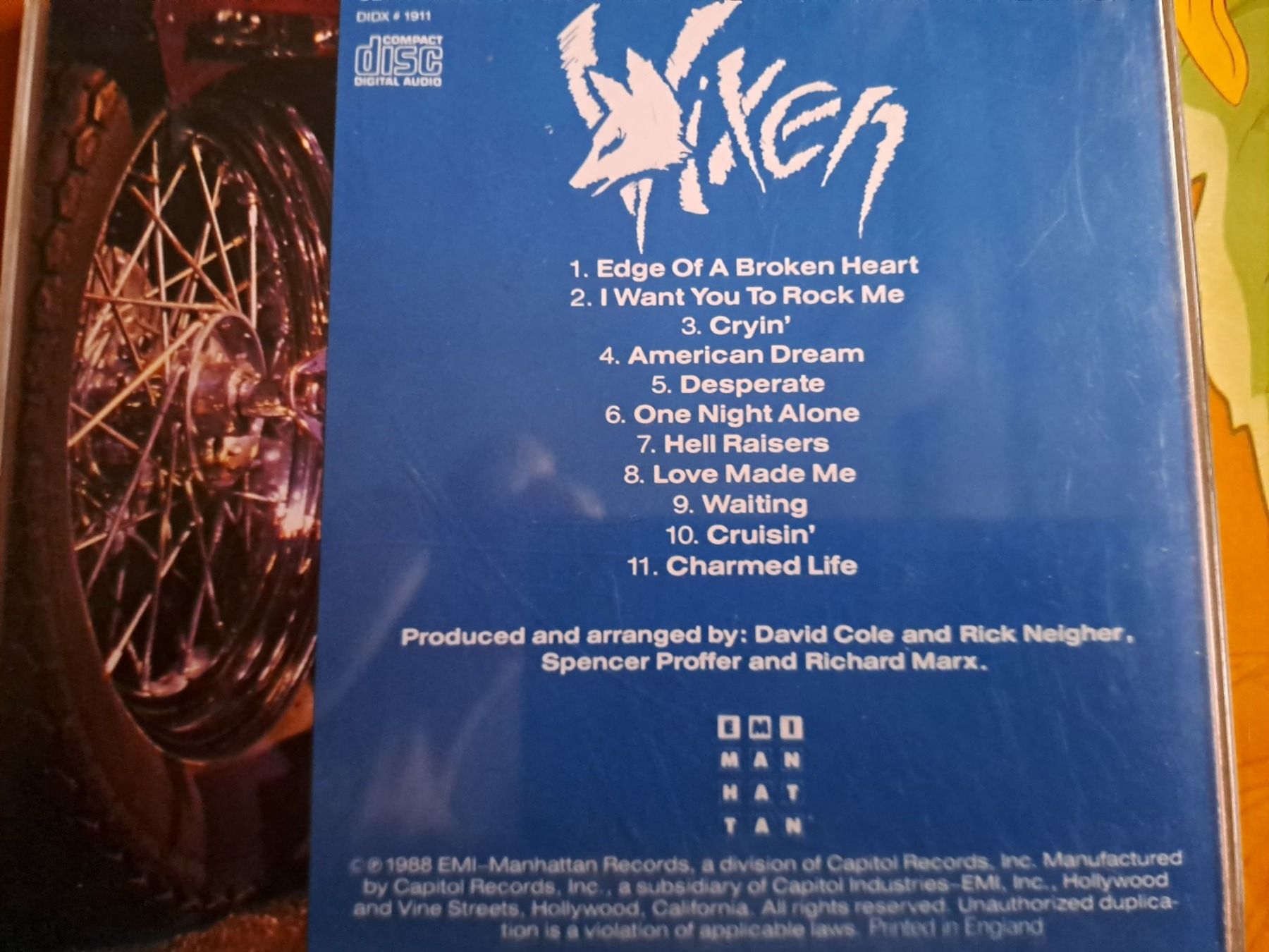CDs: CD Vixen  First Album – Gebraucht aus Aarberg von  1