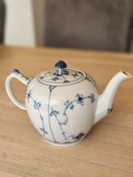 Royal Copenhagen Musselmalet Gerippt Teekanne Nr. 259