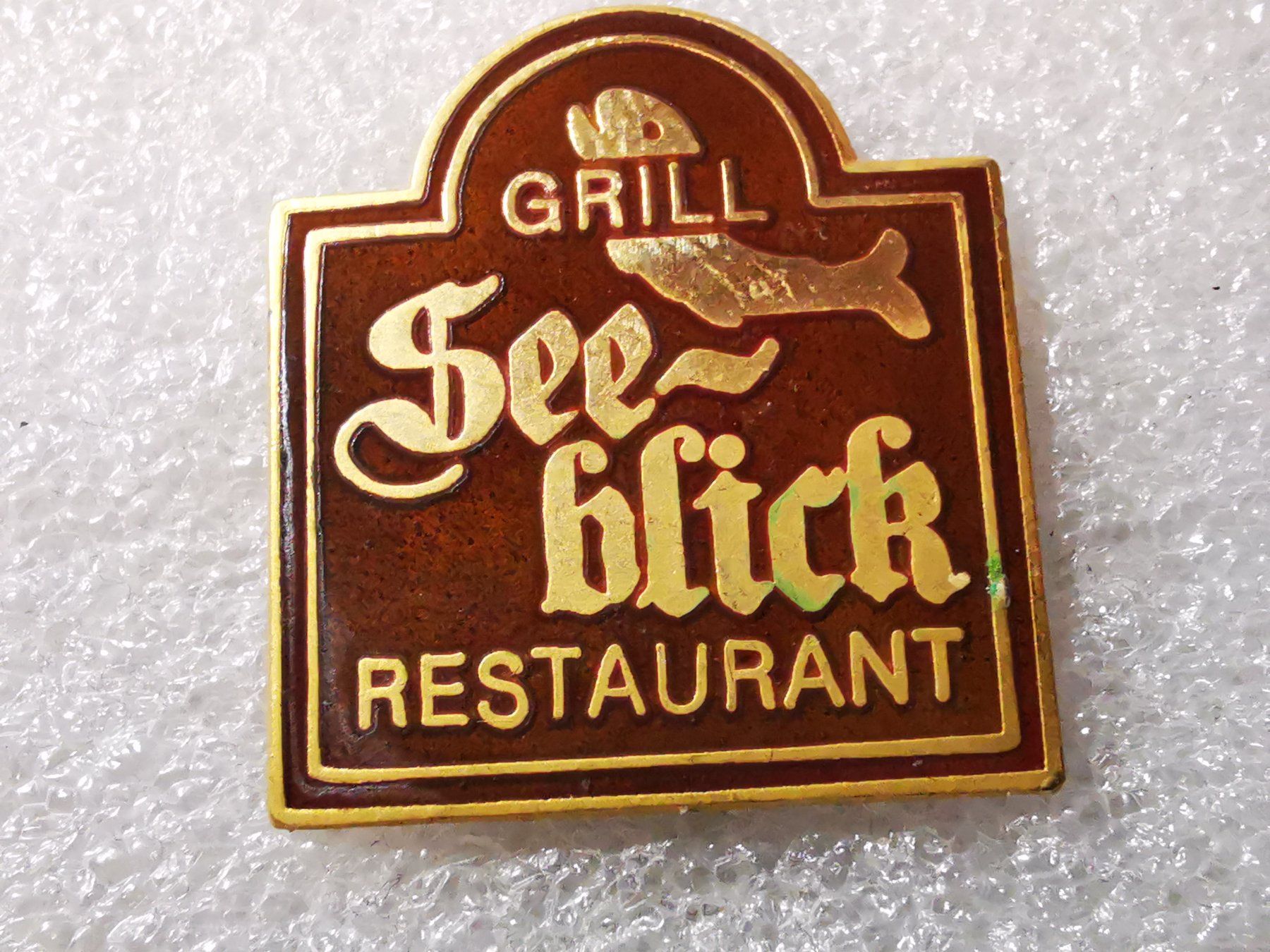 Placchette & Badge: Ansteckpin 142: Restaurant Seeblick – Usato da Oppligen venduto da Pin-Fall-Shop