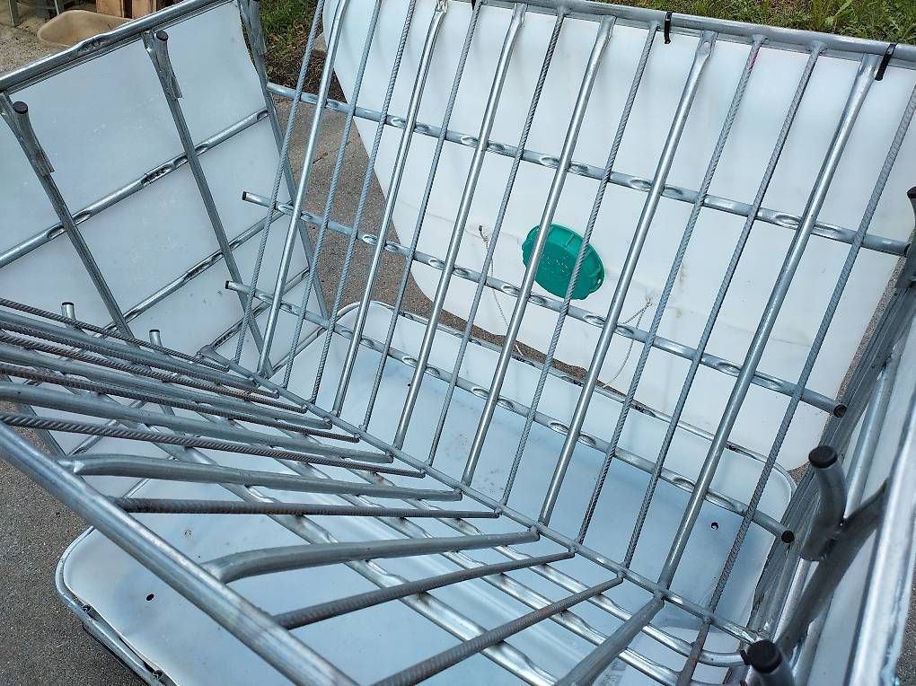 Altro in Accessori per animali: Futterraufe aus IBC Tank – Nuovo (secondo la descrizione) da Wichtrach venduto da Gfeui87 1