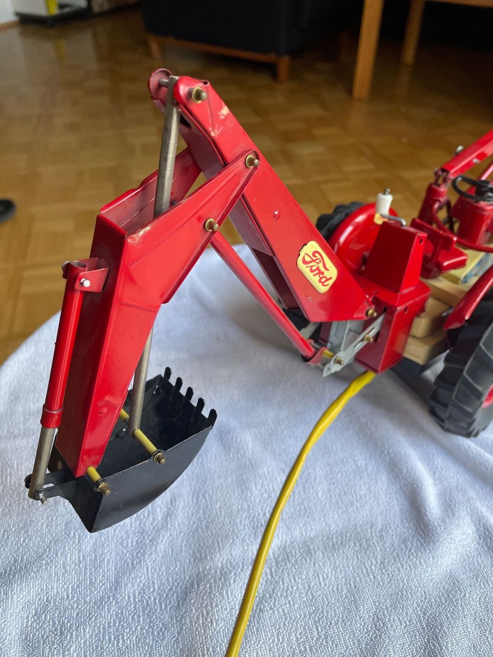 Giocattoli: Ford Industrial Tractor Diesel 4000 – Usato da Zell ZH venduto da pascho01 3