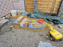 Sandkasten Schiff aus Holz mit Abdeckung