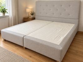 Boxspringbett grau mit Kopfteil gepolstert in top Zustand