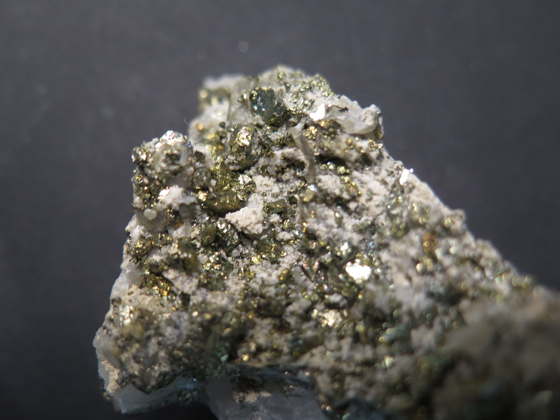 Minerali & Pietre curative: Calcit mit Pyrit von Peru ca. 248 gr. – Usato da Schaffhausen venduto da Yamakana51L8736OQ8 7