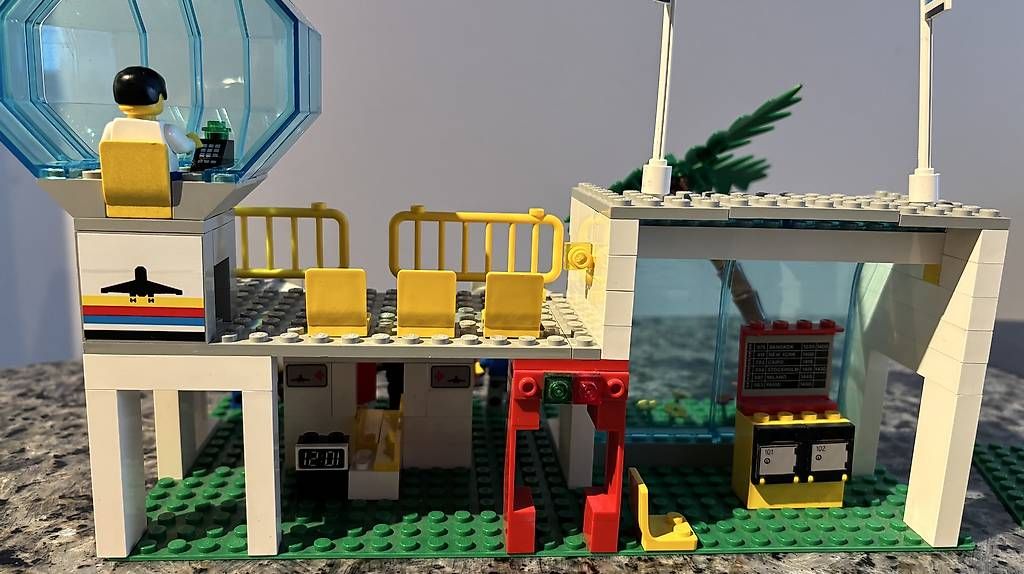 Kit di costruzioni: LEGO Internationaler Flughafen 6396 – Usato da Obfelden venduto da RaphiD 3