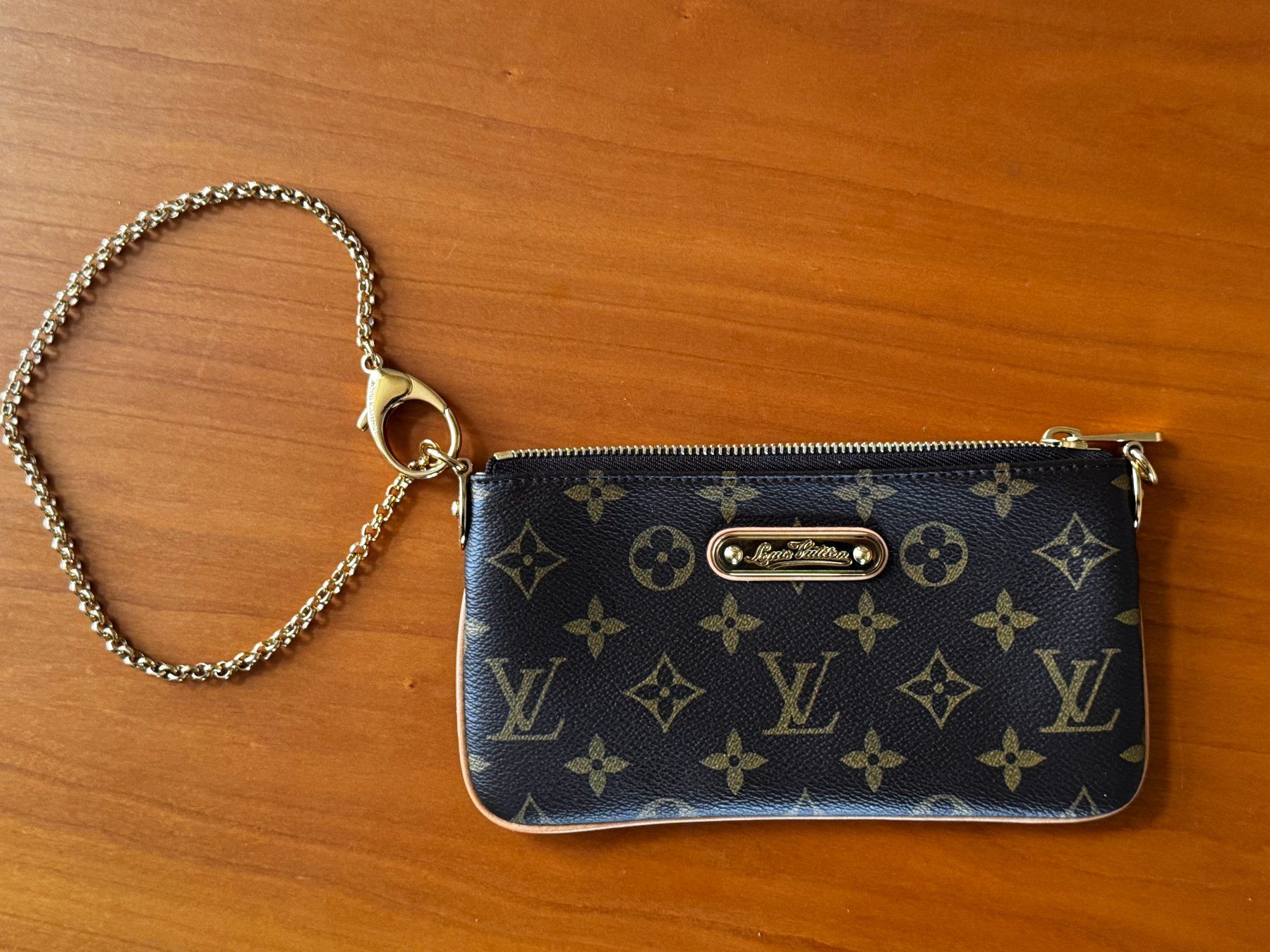 Louis Vuitton Taschen für Damen: Pochette Louis Vuitton Milla Monogram - Clutch / Sac à main – Gebraucht aus Vufflens-le-Château von frank_b 3