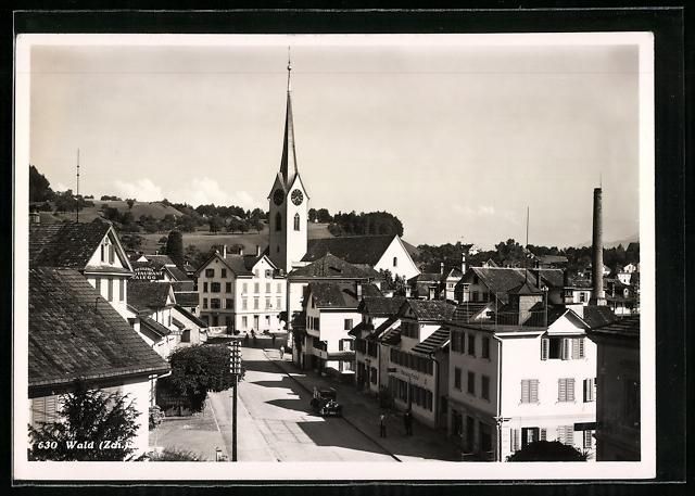 Cartoline postali: AK Wald /Zch., Strassenpartie mit Kirche – Usato da Berlin venduto da bartko-reher