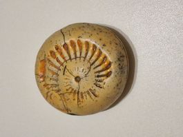 Handschmeichler, Handarbeit Ton mit Innenstein