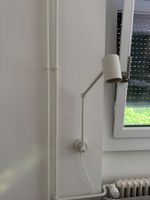 Ikea Lampe weiss mit Gelenk Arm Mod nymane