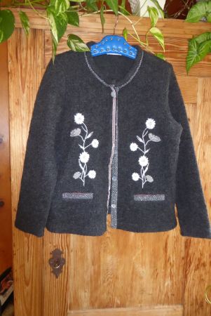 Jacke Gr 42 mit Stickerei Just White 30% Wolle