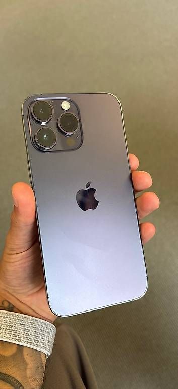 Telefoni cellulari / Smartphones: iPhone 14 pro Max / deep purple 256 GB – Usato da Merenschwand venduto da stefaniia.10 1