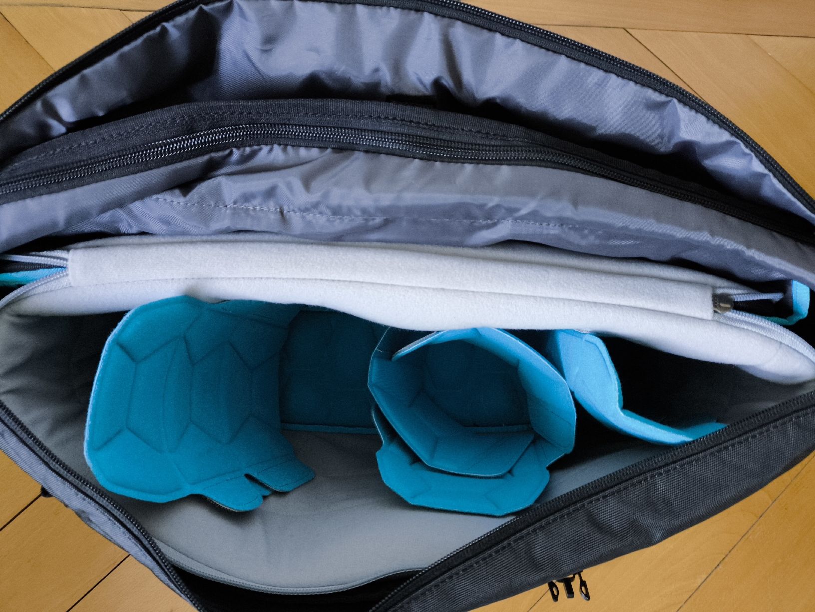 Borse: THULE Covert Messenger Tasche Pro-DSLR neuwertig! – Nuovo (secondo la descrizione) da Bern venduto da stefsvolta 5