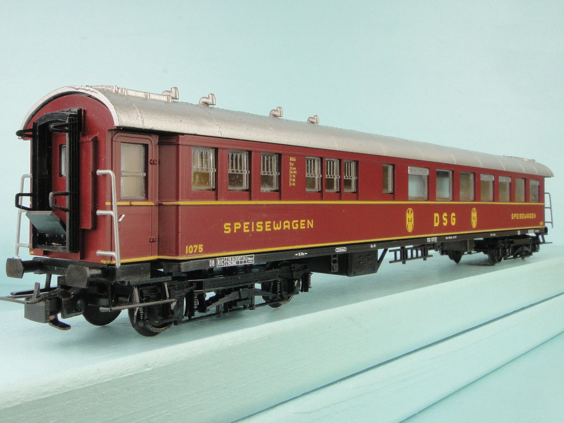 Liliput Modellini di ferrovie: Liliput 827 00 Speisewagen Mitropa – Usato da Bülach venduto da cann11 2