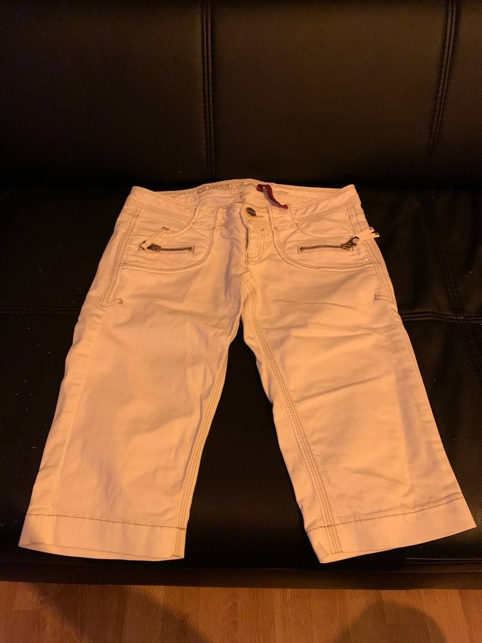 Guess Jeans: GUESS Premium Jeans Damen – Neu (gemäss Beschreibung) aus Arbon von Halindra