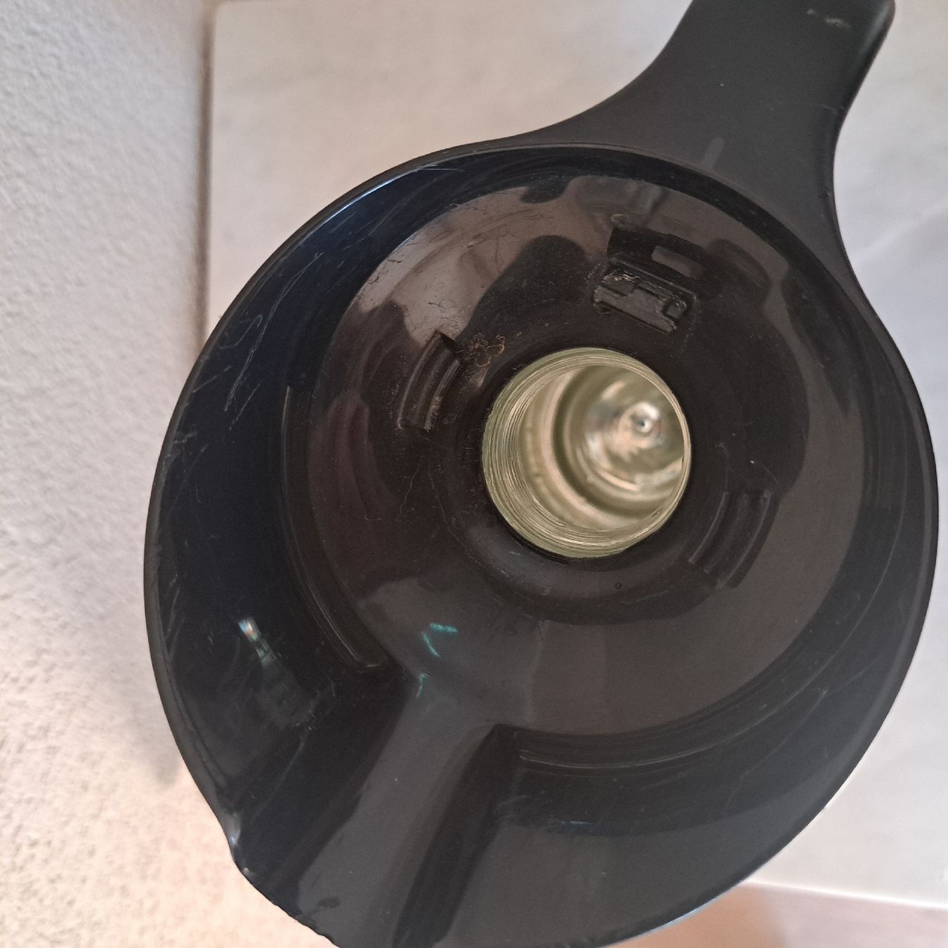 Tupperware Contenitori & Simili: Thermoskanne Tupperware schwarz gut erhalten – Usato da Kriegstetten venduto da Jakasi 1