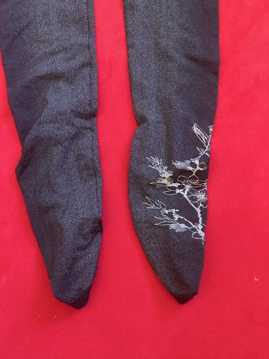 Leggings: Leggings mit Blumenmuster Grösse 2 neuwertig – Gebraucht aus Muralto von jac_hkz5 2