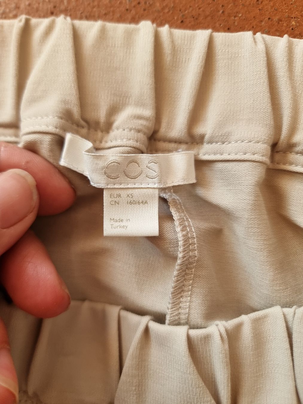 Cos Gonne: Cos long skirt – Usato da Cadro venduto da YukikoKa 2