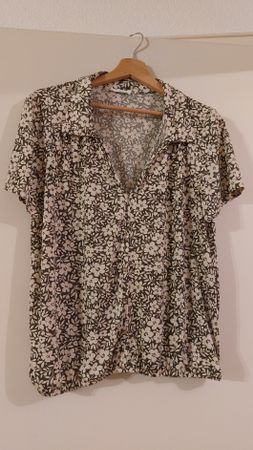 Cache Cache Bluse mit Blumenmuster, Gr. L, Top Zustand!