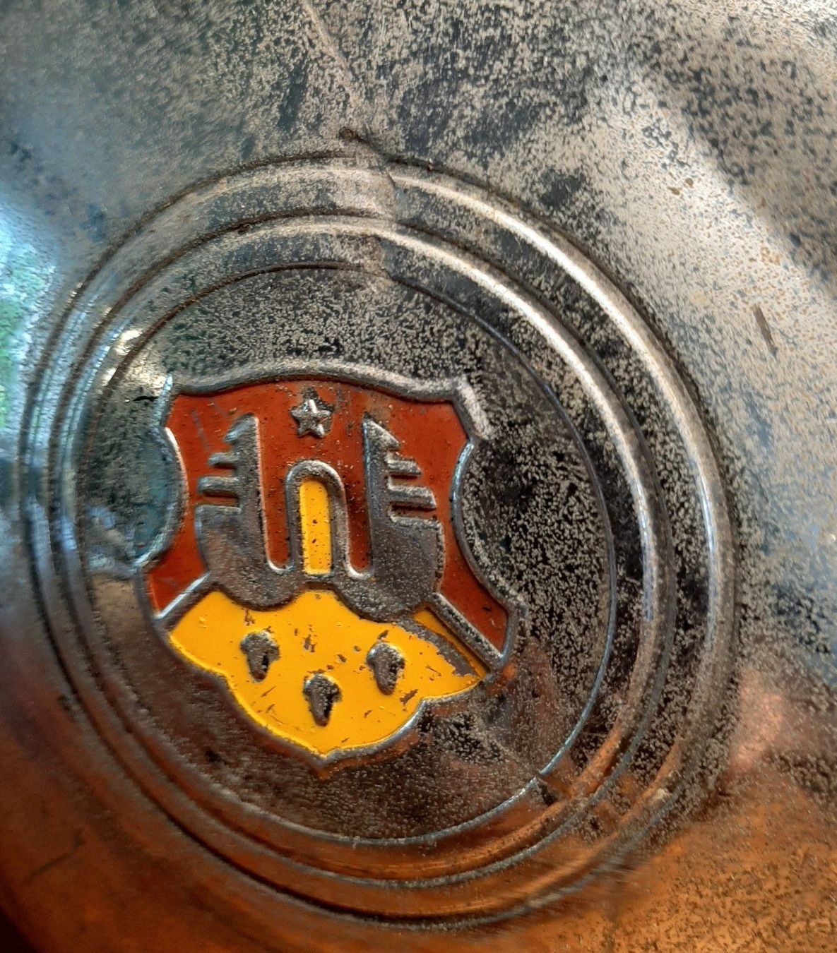 Alle Ersatzteile: 40-er Jahre Oldsmobile Radkappe – Gebraucht aus Zürich von 2bis 1