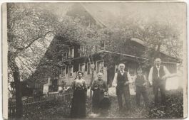 LANDWIRTSCHAFT/BAUERNHAUS 1910 mit Bauernfamilie