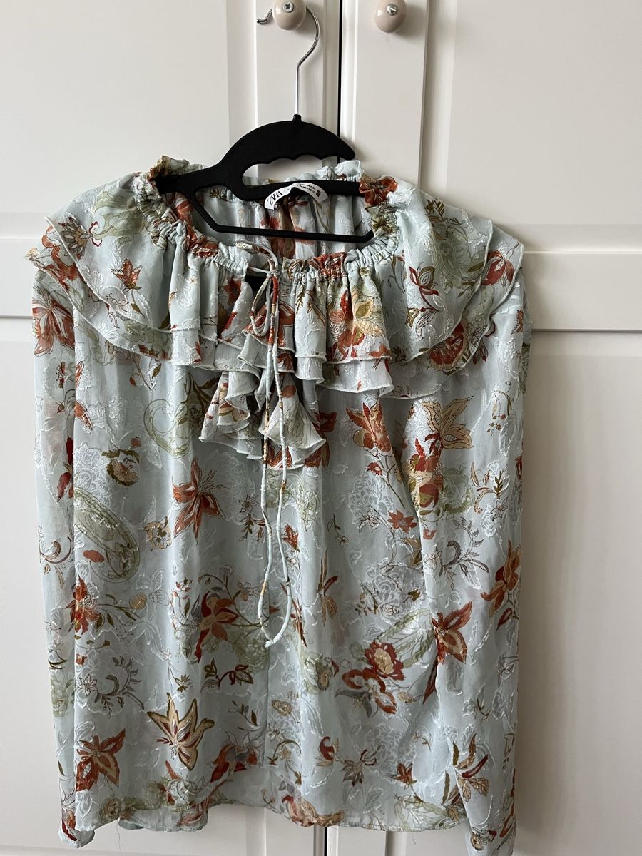Zara Camicette: Frontverschluss-Herbstbluse – Nuovo (secondo la descrizione) da Allschwil venduto da eyl_bb8q