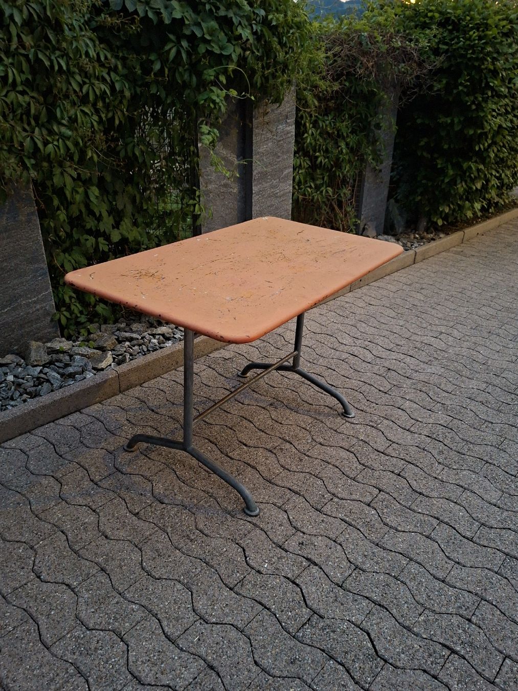 Bigla Tavoli: Bigla Gartentisch/ Blechtisch 120x70cm abklappbar orginal – Usato da Ganterschwil venduto da HeidiuPeter 1