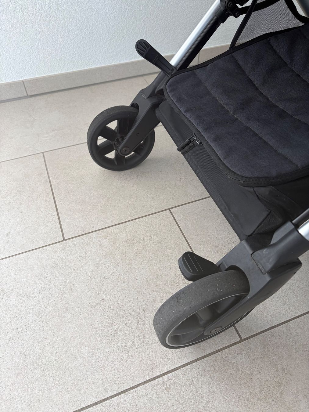 Easywalker Carrozzine: Kinderwagen Easywalker Jackey – Usato da Kloten venduto da Marketulda 4