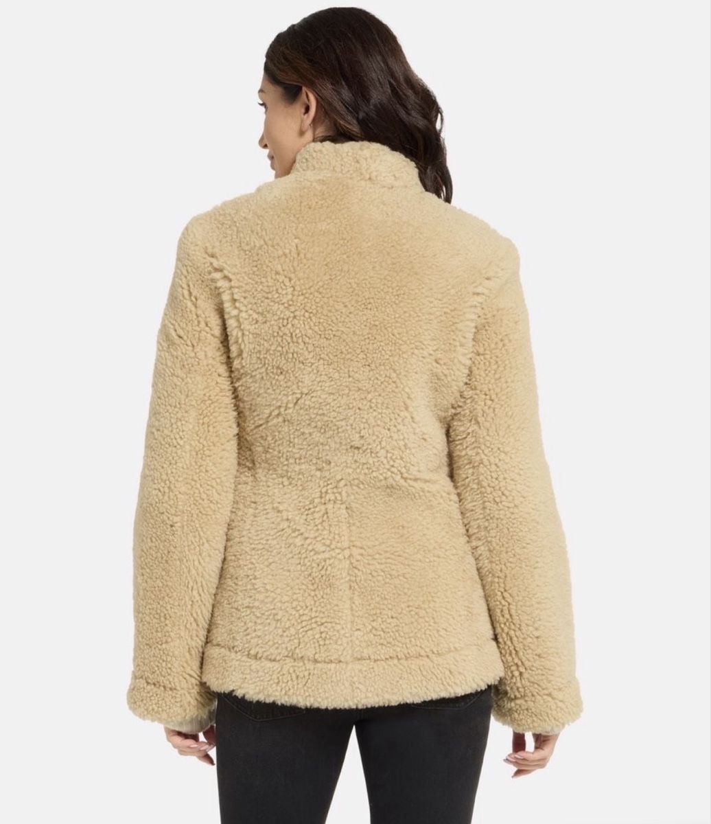 Totême Vestes: Toteme lamb fur jacket  – Neuf avec emballage d'origine à Paradiso par viorea 8