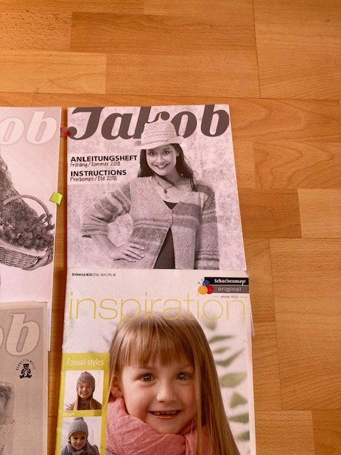 Riviste & Magazine: 9 livrets modèle tricot – Usato da Vauderens venduto da lau260962 5