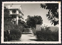 Cademario, Kurhaus Belsito mit Bäumen