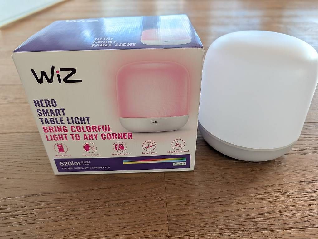 Lampes: WiZ Hero Smart Tischleuchte – D'occasion à Ittigen par AnZakh