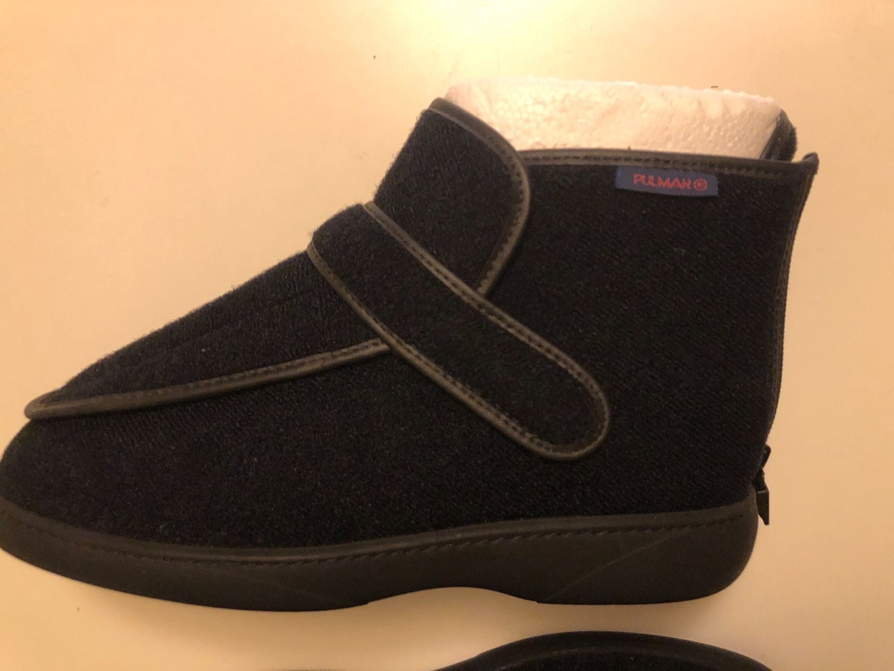 Damenschuhe: Hausschuhe – Gebraucht aus Triesen von boston7 1