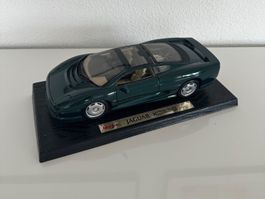 Jaguar XJ220 (1992) 1:18 Maisto