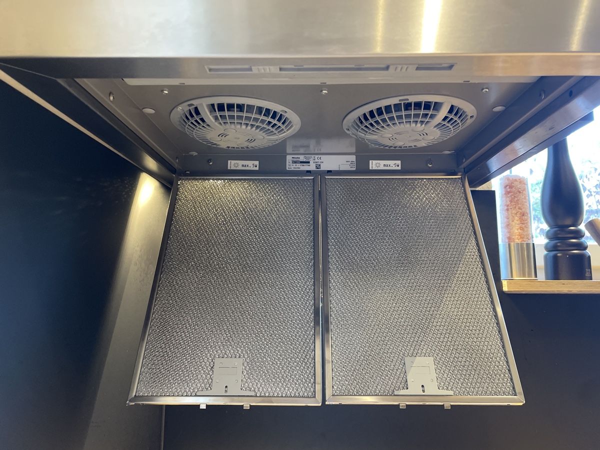 Miele Cappe di aspirazione: Miele Dunstabzugshaube DA 1255 ED mit Schrank – Usato da Basel venduto da pilzliii 5