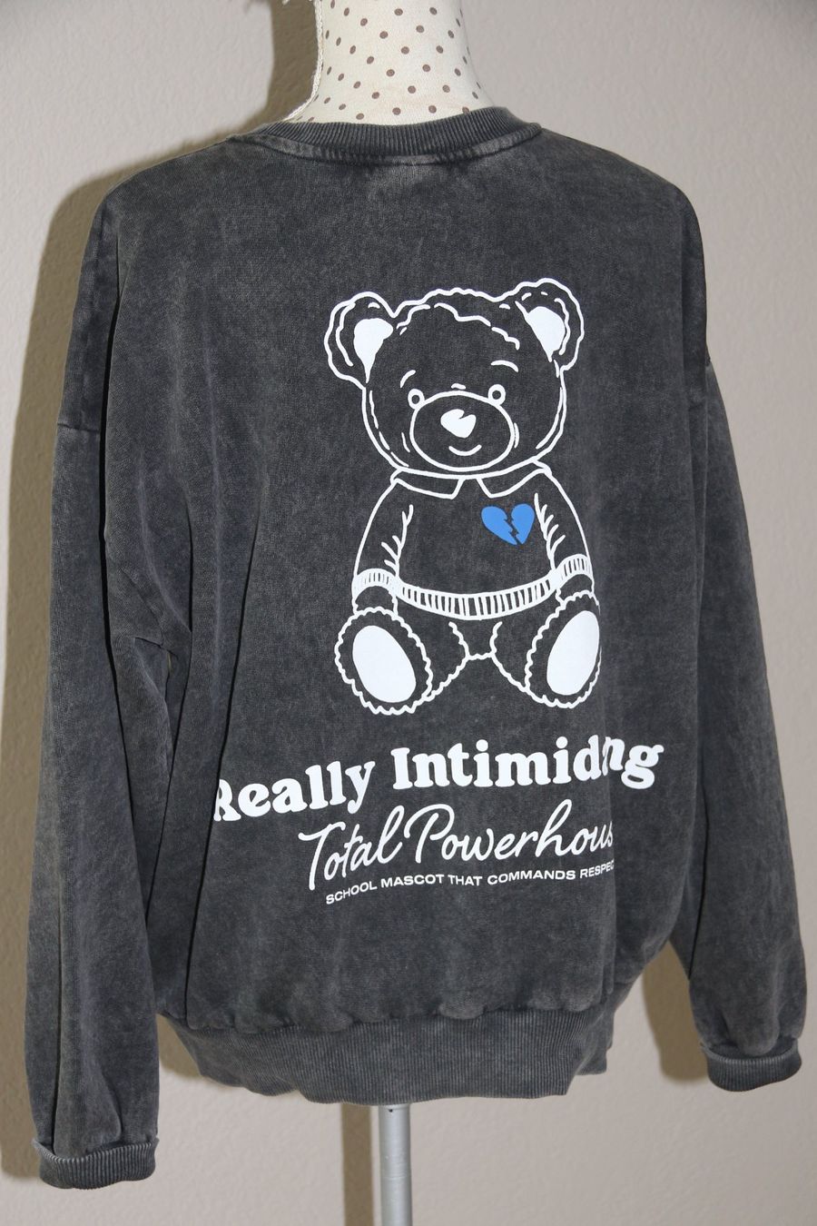 Pull&Bear Maglioni & Felpe: Sehr lässiges Sweatshirt von PULL& BEAR eher Gr.M NEU – Nuovo (secondo la descrizione) da Oberwil-Lieli venduto da Svetlana28 2