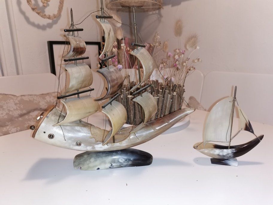 Modellbausätze & Standmodelle: Segelschiffe aus Kuhhorn – Gebraucht aus Lausen von 04362