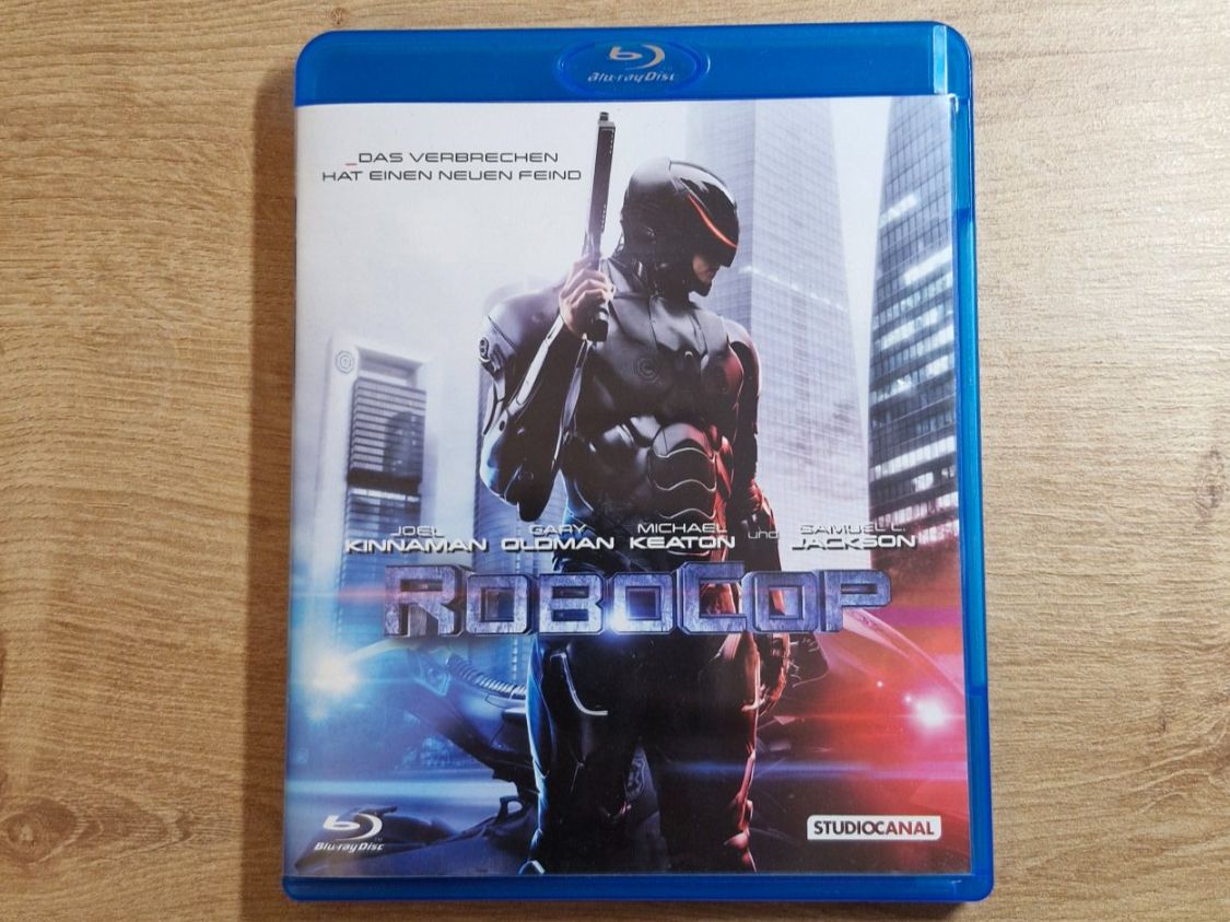 Tutti i DVDs: RoboCop (2014) Bluray – Usato da Pfungen venduto da Whitie