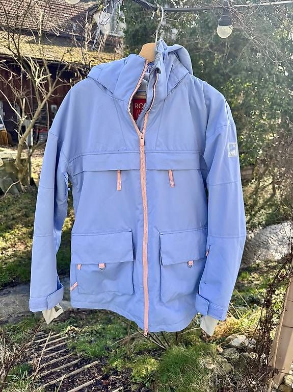 Jacken: Ski-/Snowboardjacke Roxy Chloe Kim Grösse M – Gebraucht aus Hittnau von m.g87 1