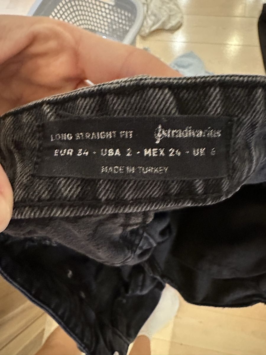 Stradivarius Jeans: schwarze Jeans – Usato da Grafstal venduto da jes_t6s7 4