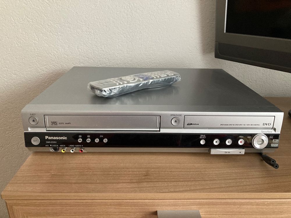 Panasonic DMRES35V VHS & DVD Videorecorder Kombination Kaufen auf