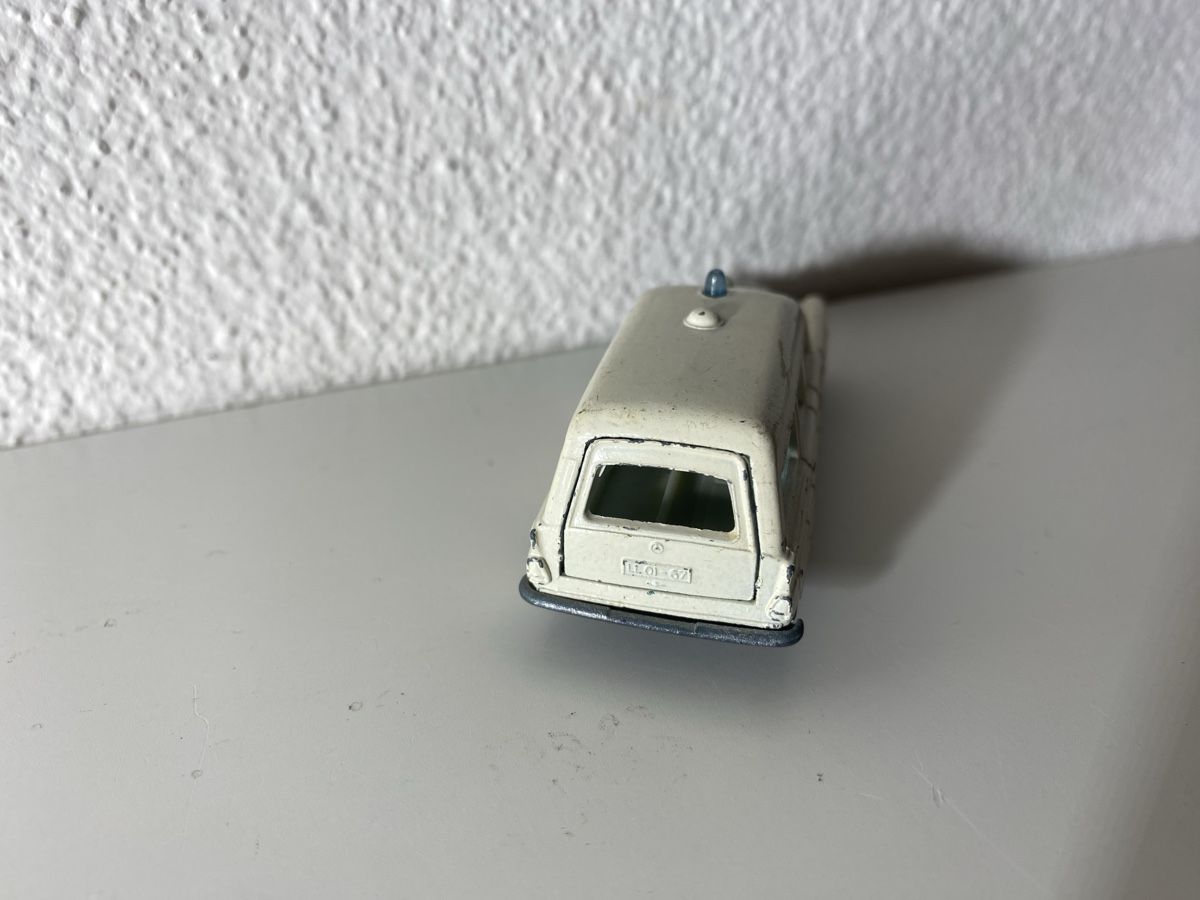 Lesney Modellini d'auto: Lesney ambulance – Usato da Winterthur venduto da ben_9vxx 3