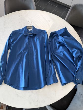 2x Elegantes Hemd in Königsblau, Grösse M - Herbst Angebot!