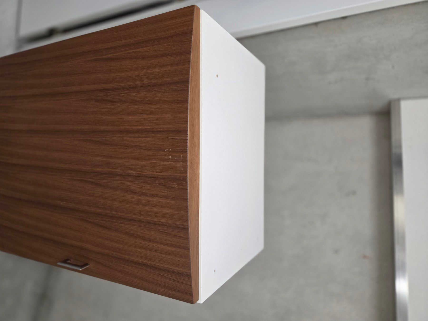 Meubles TV: Wall cabinet white with walnut effect door – D'occasion à Gockhausen par Alv_cer 3