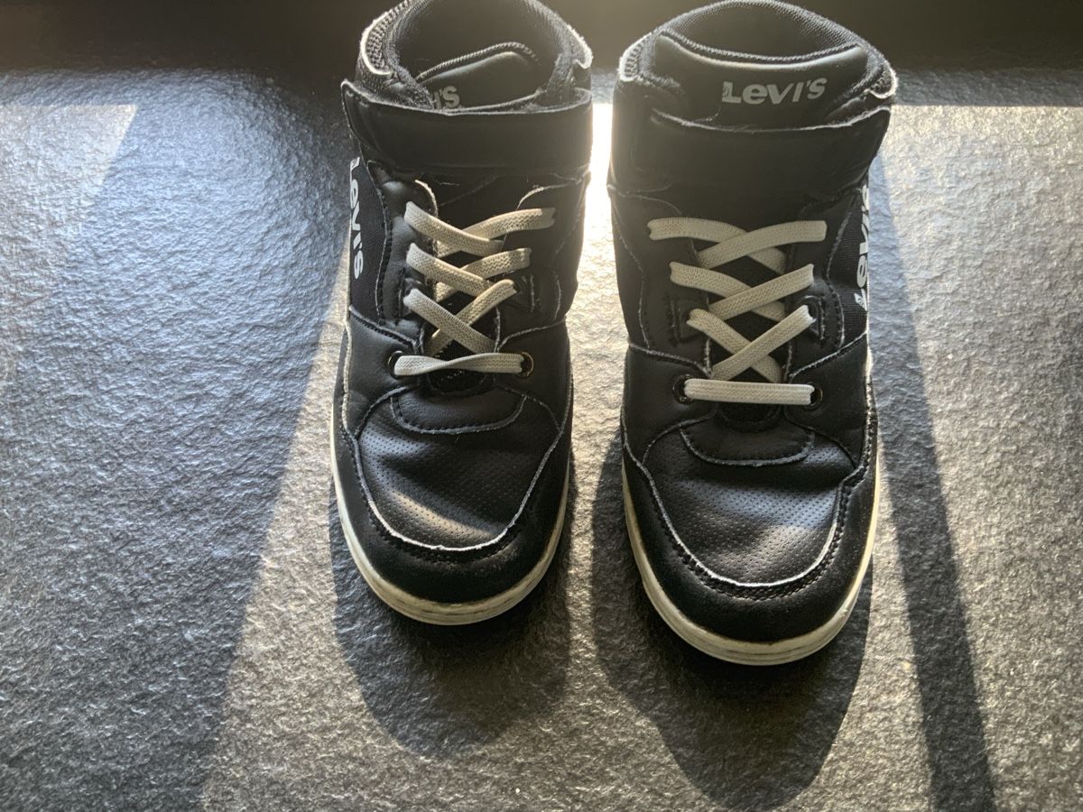 Levi's Scarpe da uomo: Levi's Schuhe, Grösse 32 Schwarz, – Usato da Widnau venduto da Como2006 4