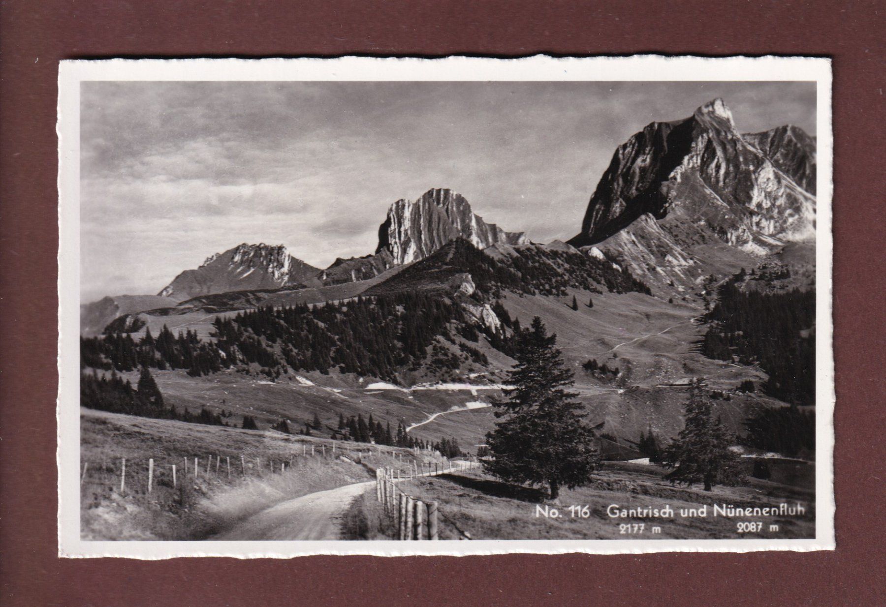 Cartoline postali: GANTRISCH - Nünenenfluh – Usato da Pully venduto da nicecards
