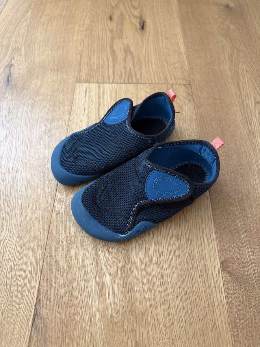 Decathlon Chaussures garçon: Decathlon - Kinder Hausschuhe, Gr. 28 – D'occasion à Interlaken par fbnscl 2