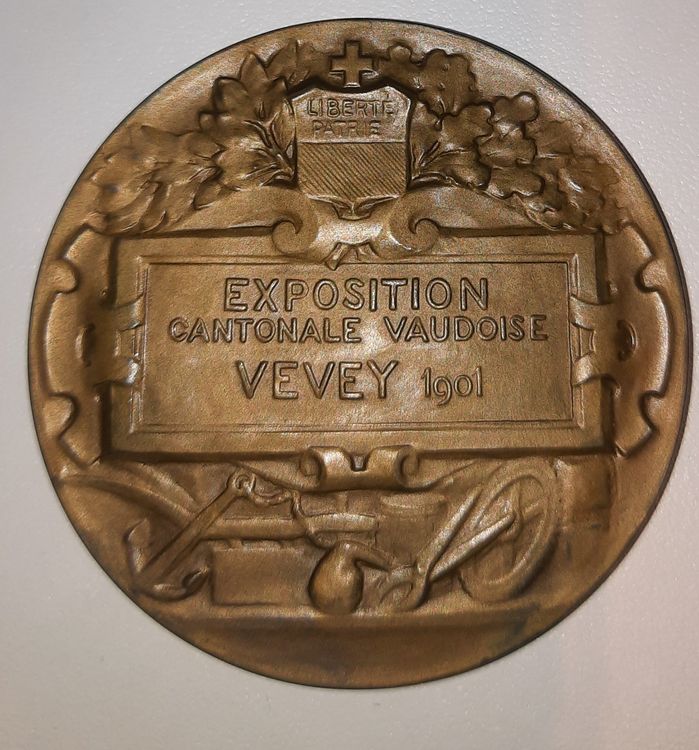 Lot de Médaille en métal République des communes. au prix de 25 à 35